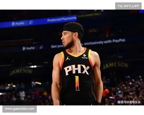 布克职业生涯最具挑战性对手盘点 他们如何影响了他的比赛风格与成长